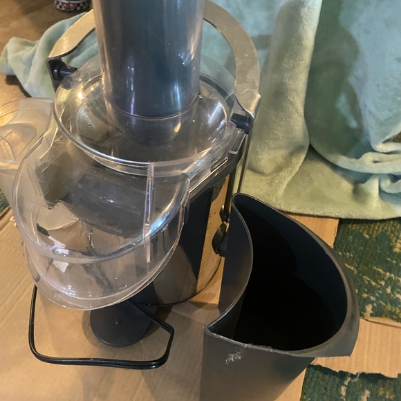 Sensio Bella Juicer High Powered barely used Easy Clean - Picture 5 of 8